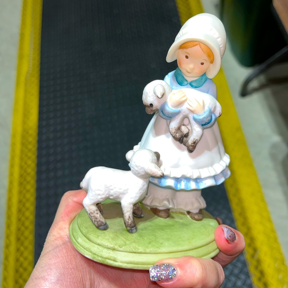 HOLLY HOBBIE
